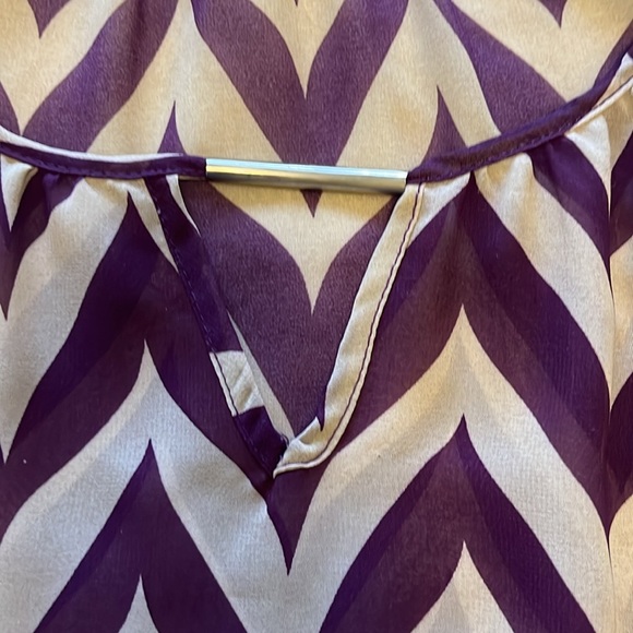 Unique Spectrum chevron purple and cream blouse - Picture 4 of 6